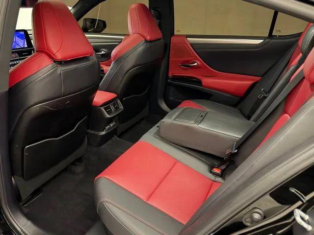 2023 Lexus ES 300h F SPORT Handling
