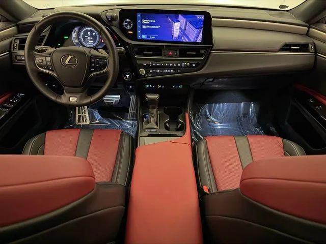 2023 Lexus ES 300h F SPORT Handling