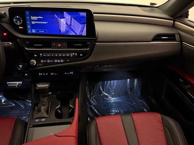 2023 Lexus ES 300h F SPORT Handling