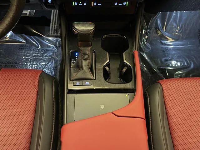 2023 Lexus ES 300h F SPORT Handling
