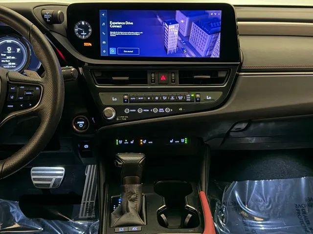 2023 Lexus ES 300h F SPORT Handling