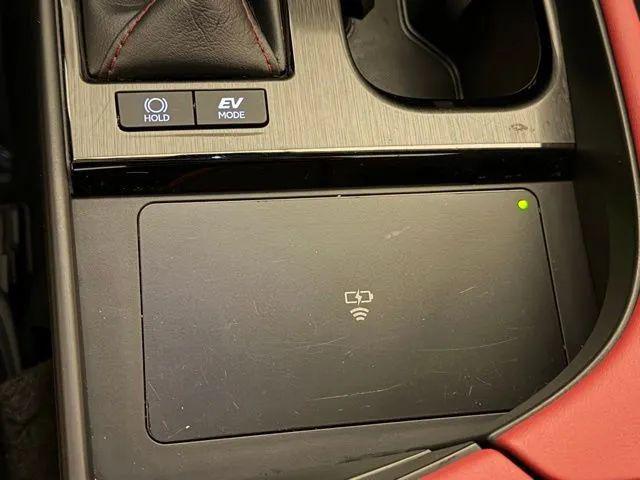 2023 Lexus ES 300h F SPORT Handling