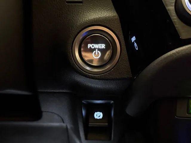 2023 Lexus ES 300h F SPORT Handling