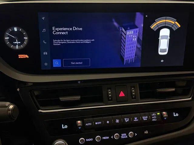 2023 Lexus ES 300h F SPORT Handling