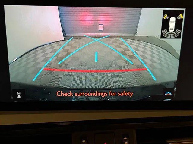 2023 Lexus ES 300h F SPORT Handling