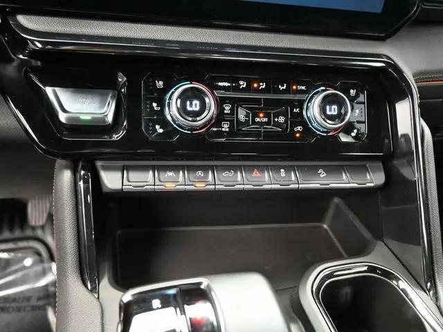 2022 GMC Sierra 1500 4WD Crew Cab Short Box AT4