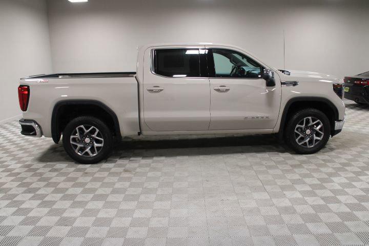 2026 GMC Sierra 1500 Crew Cab, Short Bed, SLE, 4WD