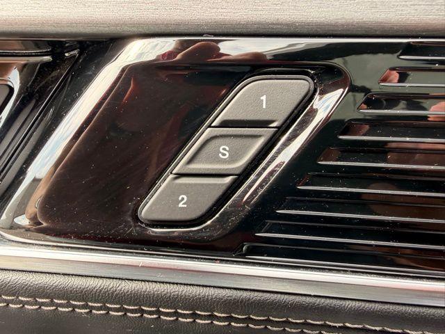 2023 Jeep Wagoneer Series II Carbide 4x4