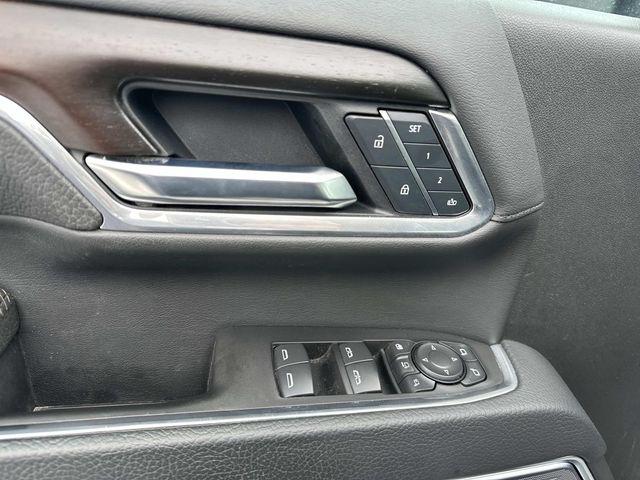 2025 GMC Sierra 3500HD 4WD Crew Cab Standard Bed Denali