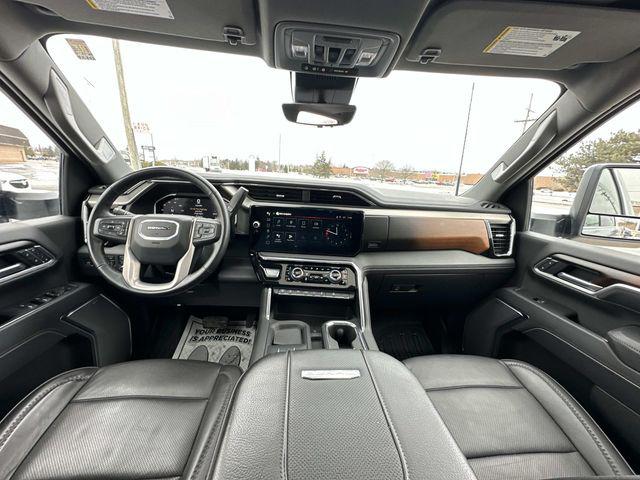2025 GMC Sierra 3500HD 4WD Crew Cab Standard Bed Denali
