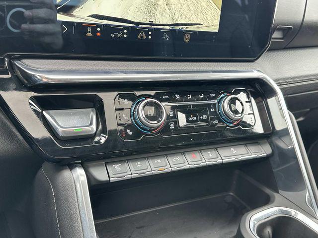 2025 GMC Sierra 3500HD 4WD Crew Cab Standard Bed Denali