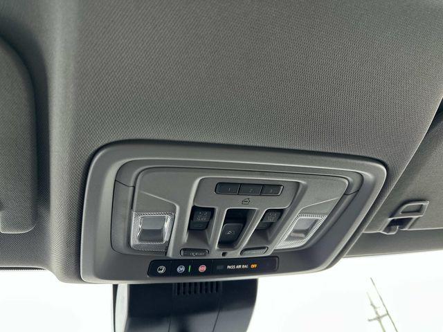 2025 GMC Sierra 3500HD 4WD Crew Cab Standard Bed Denali