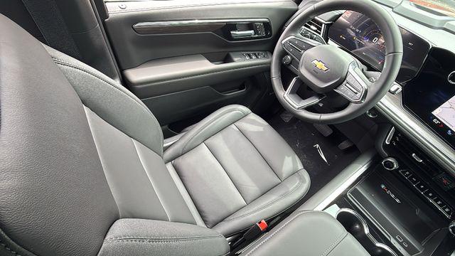 2026 Chevrolet Suburban LT, RWD