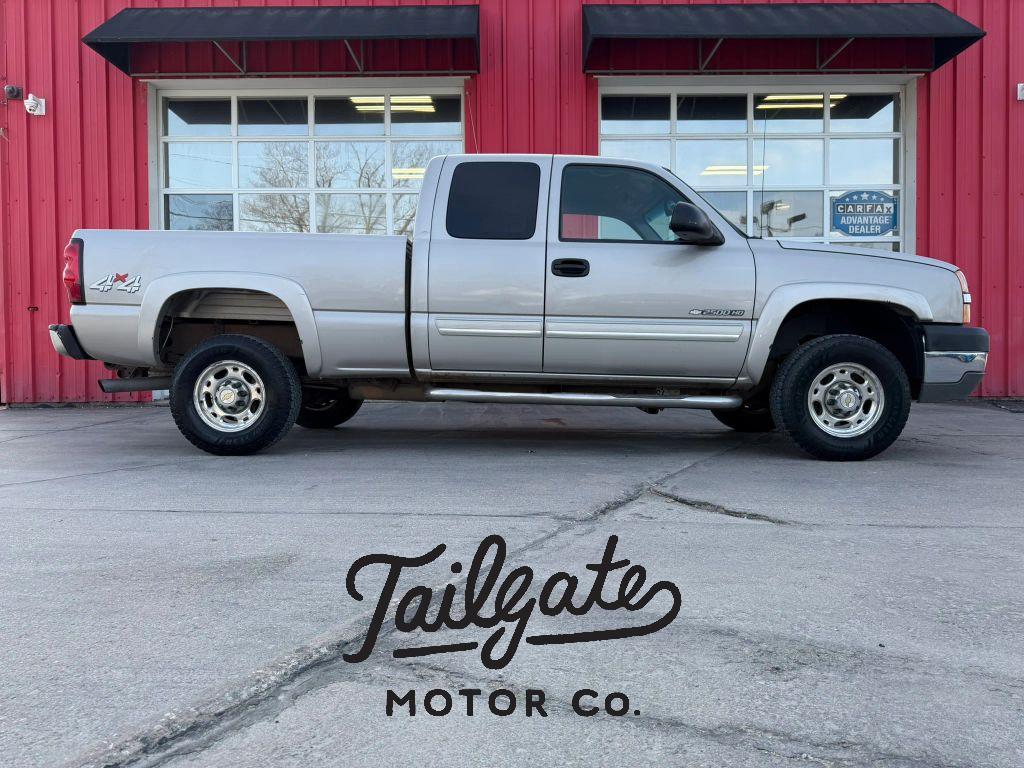 2004 Chevrolet Silverado 2500HD LS