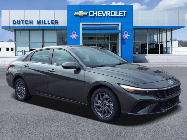 2024 Hyundai Elantra Hybrid Blue for sale in Huntington, WV