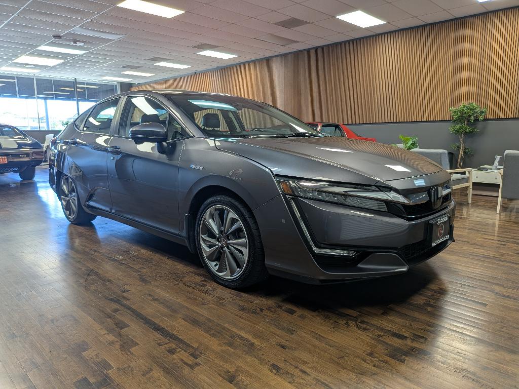 View vehicle photo 4