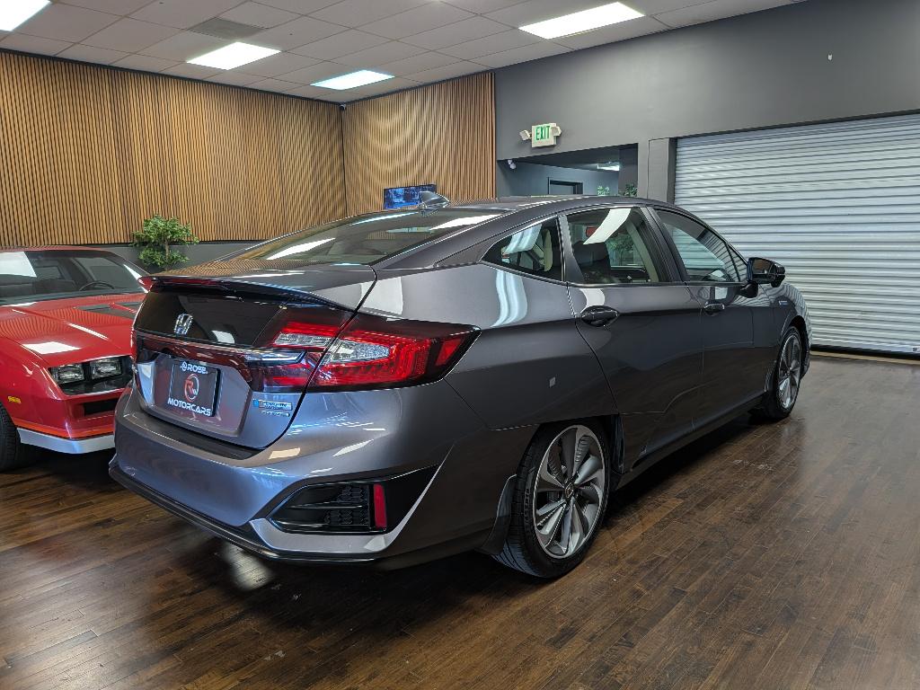 View vehicle photo 6