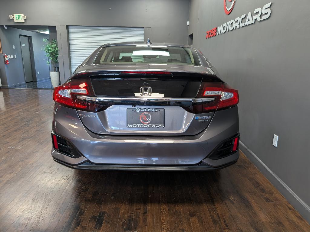 View vehicle photo 7