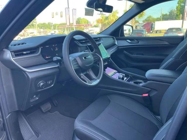 2026 Jeep Grand Cherokee Laredo 4x2