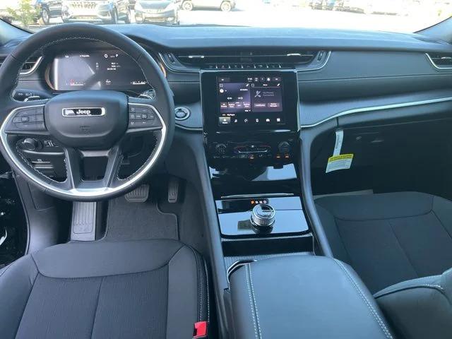 2026 Jeep Grand Cherokee Laredo 4x2