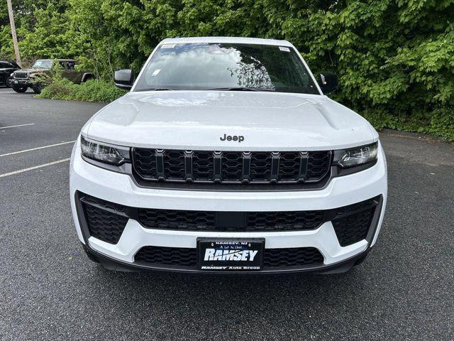 2026 Jeep Grand Cherokee GRAND CHEROKEE LAREDO ALTITUDE 4X4 2026 Jeep Grand Cherokee GRAND CHEROKEE LAREDO ALTITUDE 4X4