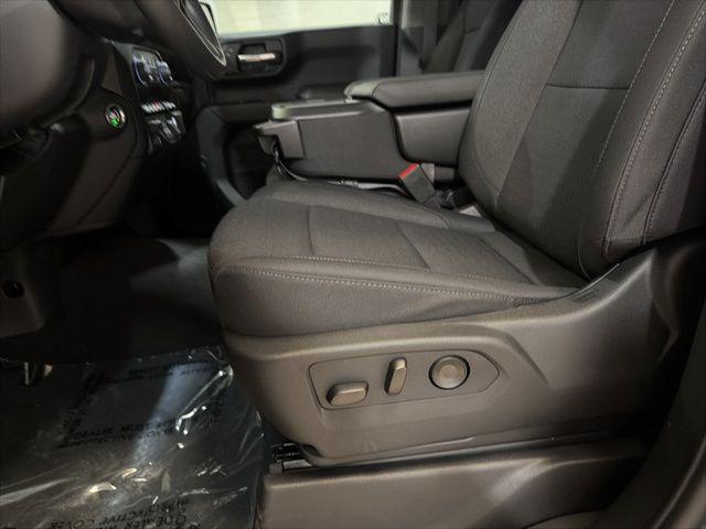 2026 Chevrolet Silverado 1500 4WD Crew Cab Short Bed Custom Trail Boss