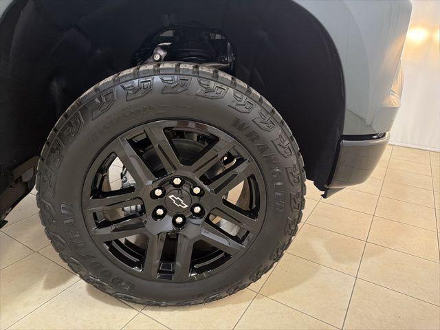 2026 Chevrolet Silverado 1500 4WD Crew Cab Short Bed Custom Trail Boss