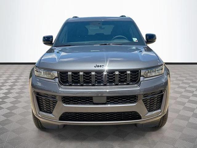 2026 Jeep Grand Cherokee GRAND CHEROKEE LAREDO ALTITUDE 4X2 2026 Jeep Grand Cherokee GRAND CHEROKEE LAREDO ALTITUDE 4X2
