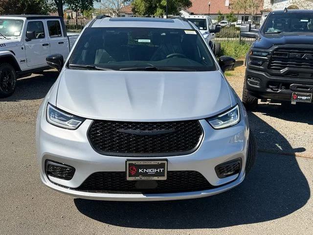2026 Chrysler Pacifica Limited AWD