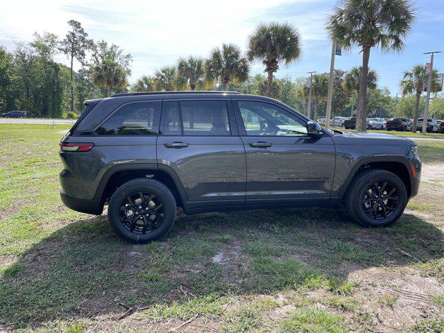 2026 Jeep Grand Cherokee Altitude 4x2