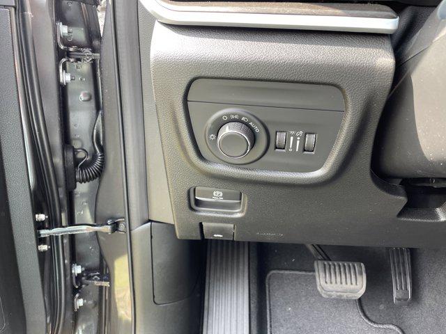 2026 Jeep Grand Cherokee Altitude 4x2