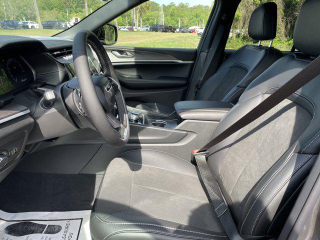 2026 Jeep Grand Cherokee Altitude 4x2
