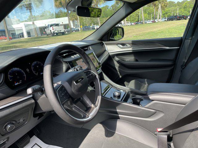 2026 Jeep Grand Cherokee Altitude 4x2