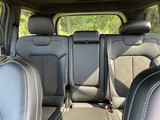 2026 Jeep Grand Cherokee Altitude 4x2