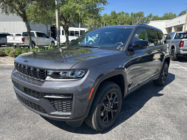 2026 Jeep Grand Cherokee Altitude 4x2