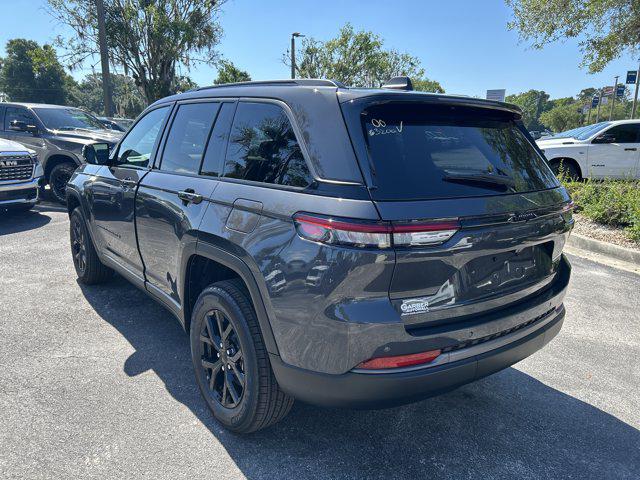 2026 Jeep Grand Cherokee Altitude 4x2