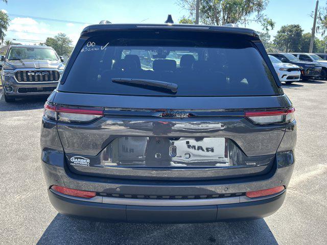 2026 Jeep Grand Cherokee Altitude 4x2