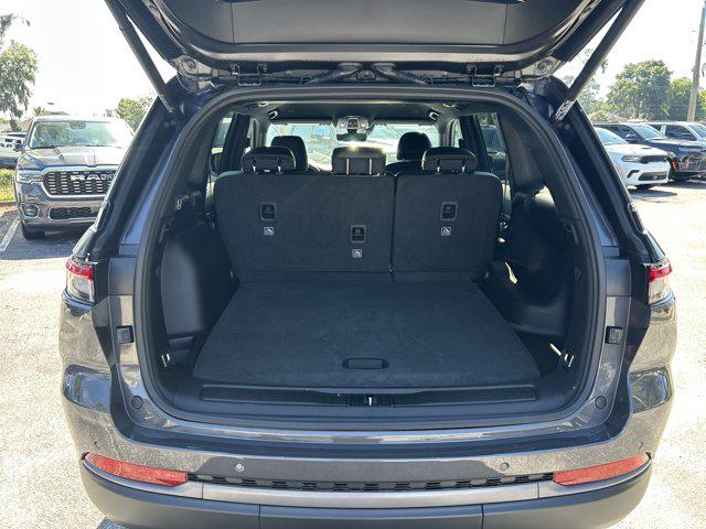 2026 Jeep Grand Cherokee Altitude 4x2