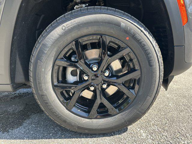 2026 Jeep Grand Cherokee Altitude 4x2