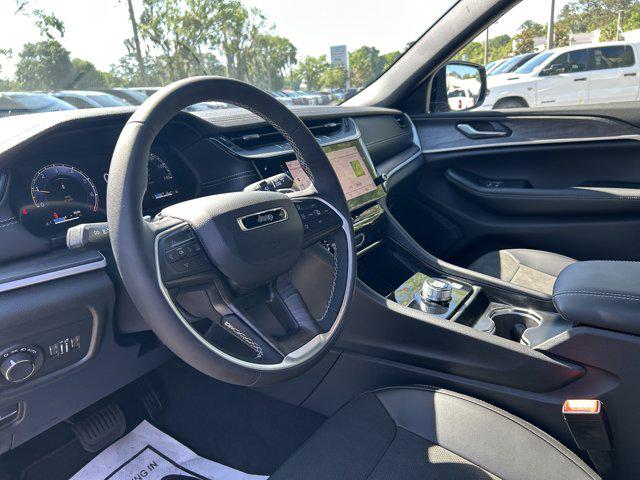 2026 Jeep Grand Cherokee Altitude 4x2