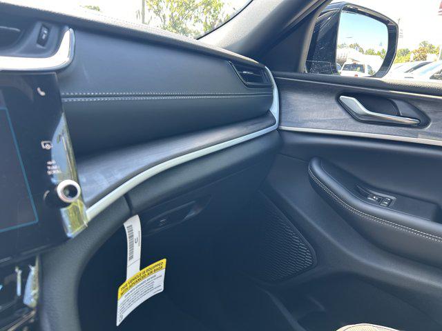 2026 Jeep Grand Cherokee Altitude 4x2