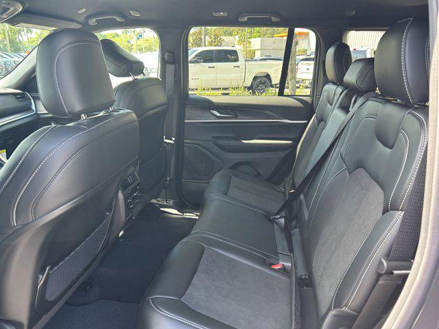 2026 Jeep Grand Cherokee Altitude 4x2