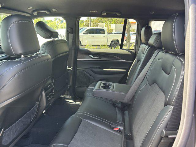 2026 Jeep Grand Cherokee Altitude 4x2