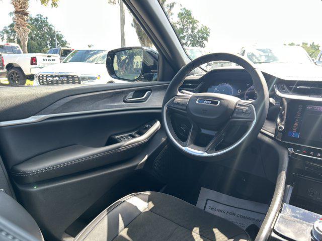 2026 Jeep Grand Cherokee Altitude 4x2