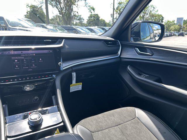 2026 Jeep Grand Cherokee Altitude 4x2