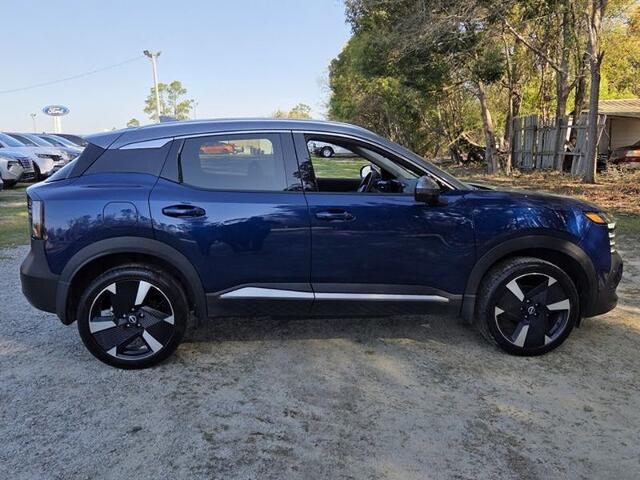 2025 Nissan Kicks SR FWD