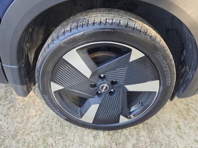 2025 Nissan Kicks SR FWD