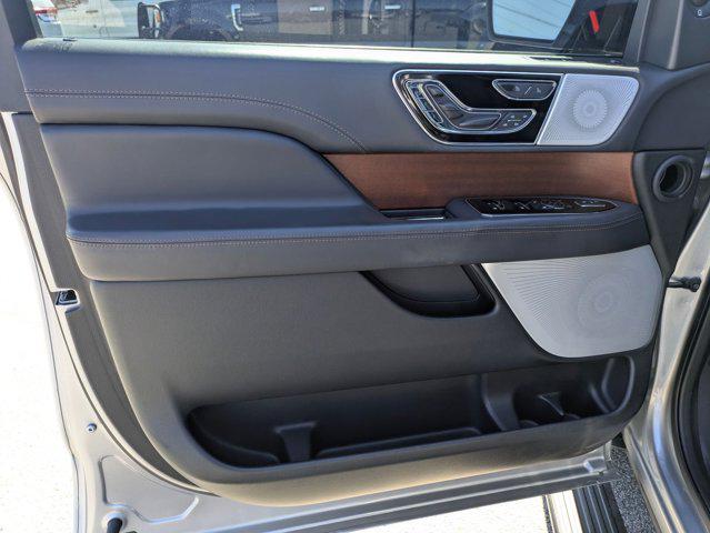 2024 Lincoln Navigator Black Label L