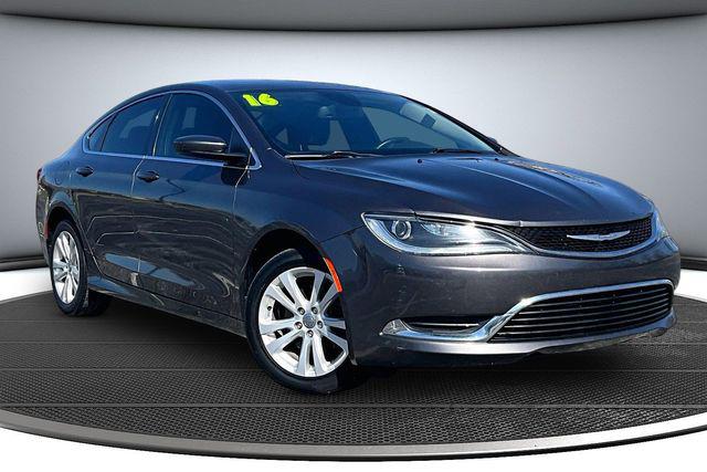 2016 Chrysler 200 Limited