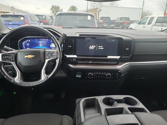 2022 Chevrolet Silverado 1500 4WD Crew Cab Short Bed LT with 2FL